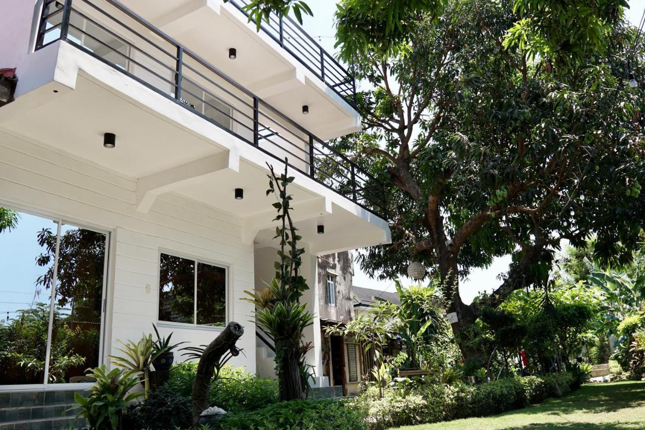 Location One Eighty Acomodação com café da manhã Bangcusay Exterior foto